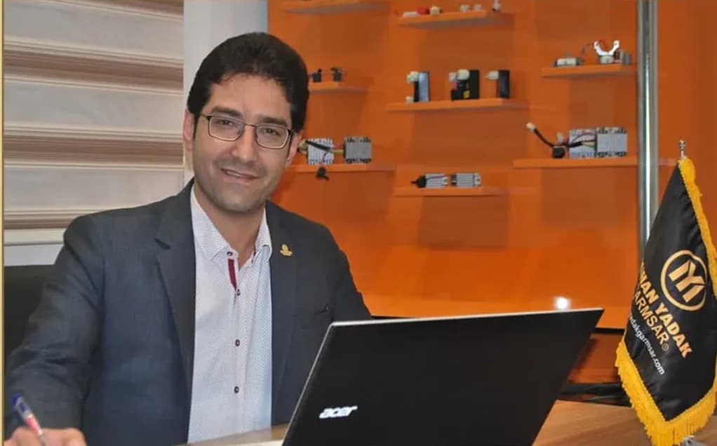 محمد میهن‌دوست -  مدیر کارخانه و عضو هیئت مدیره